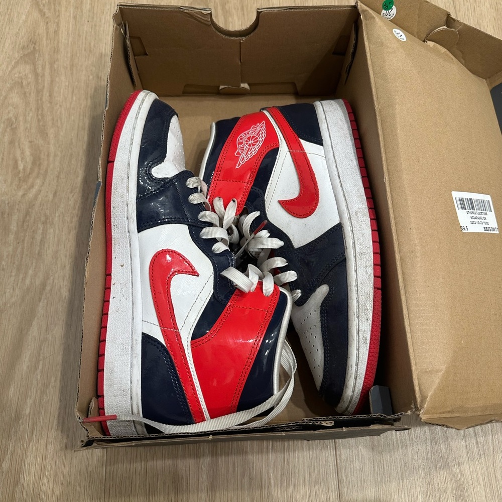 Jordan 1 Mid Women Champ Colors